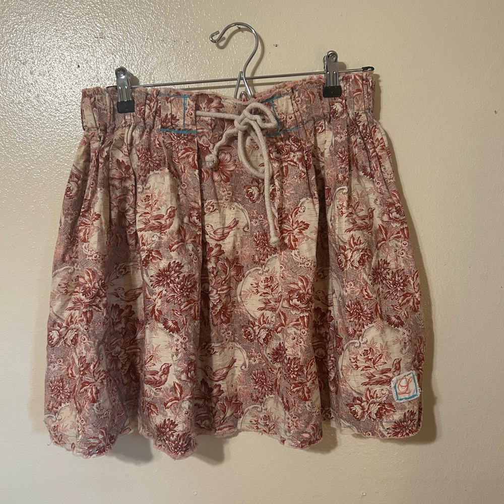 French Toile Pattern Floral Print Skirt in Red and Cream